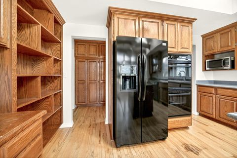 Tiny photo for 2467 Eastside Road, Jacksonville, OR 97530 (MLS # 220210900)