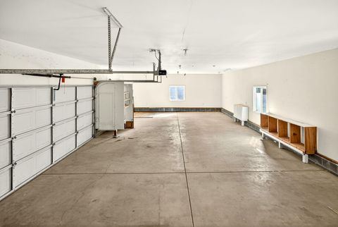 Tiny photo for 2467 Eastside Road, Jacksonville, OR 97530 (MLS # 220210900)