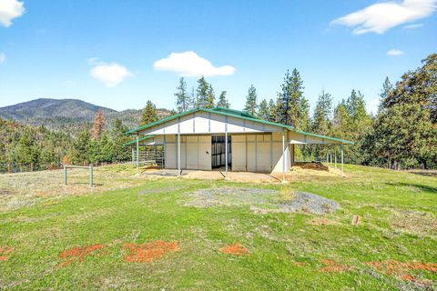 Tiny photo for 2467 Eastside Road, Jacksonville, OR 97530 (MLS # 220210900)