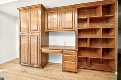 Tiny photo for 2467 Eastside Road, Jacksonville, OR 97530 (MLS # 220210900)