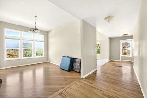 Tiny photo for 2467 Eastside Road, Jacksonville, OR 97530 (MLS # 220210900)