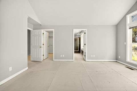 Tiny photo for 2467 Eastside Road, Jacksonville, OR 97530 (MLS # 220210900)