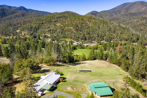 Tiny photo for 2467 Eastside Road, Jacksonville, OR 97530 (MLS # 220210900)