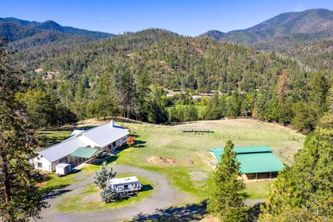 Tiny photo for 2467 Eastside Road, Jacksonville, OR 97530 (MLS # 220210900)