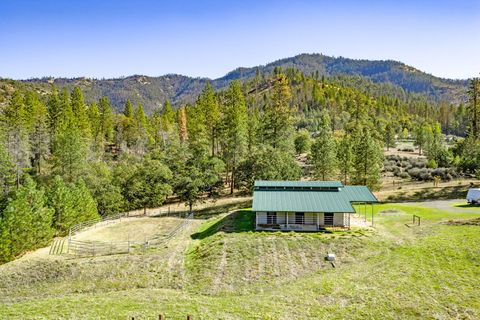 Tiny photo for 2467 Eastside Road, Jacksonville, OR 97530 (MLS # 220210900)