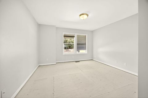 Tiny photo for 2467 Eastside Road, Jacksonville, OR 97530 (MLS # 220210900)