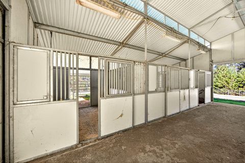 Tiny photo for 2467 Eastside Road, Jacksonville, OR 97530 (MLS # 220210900)