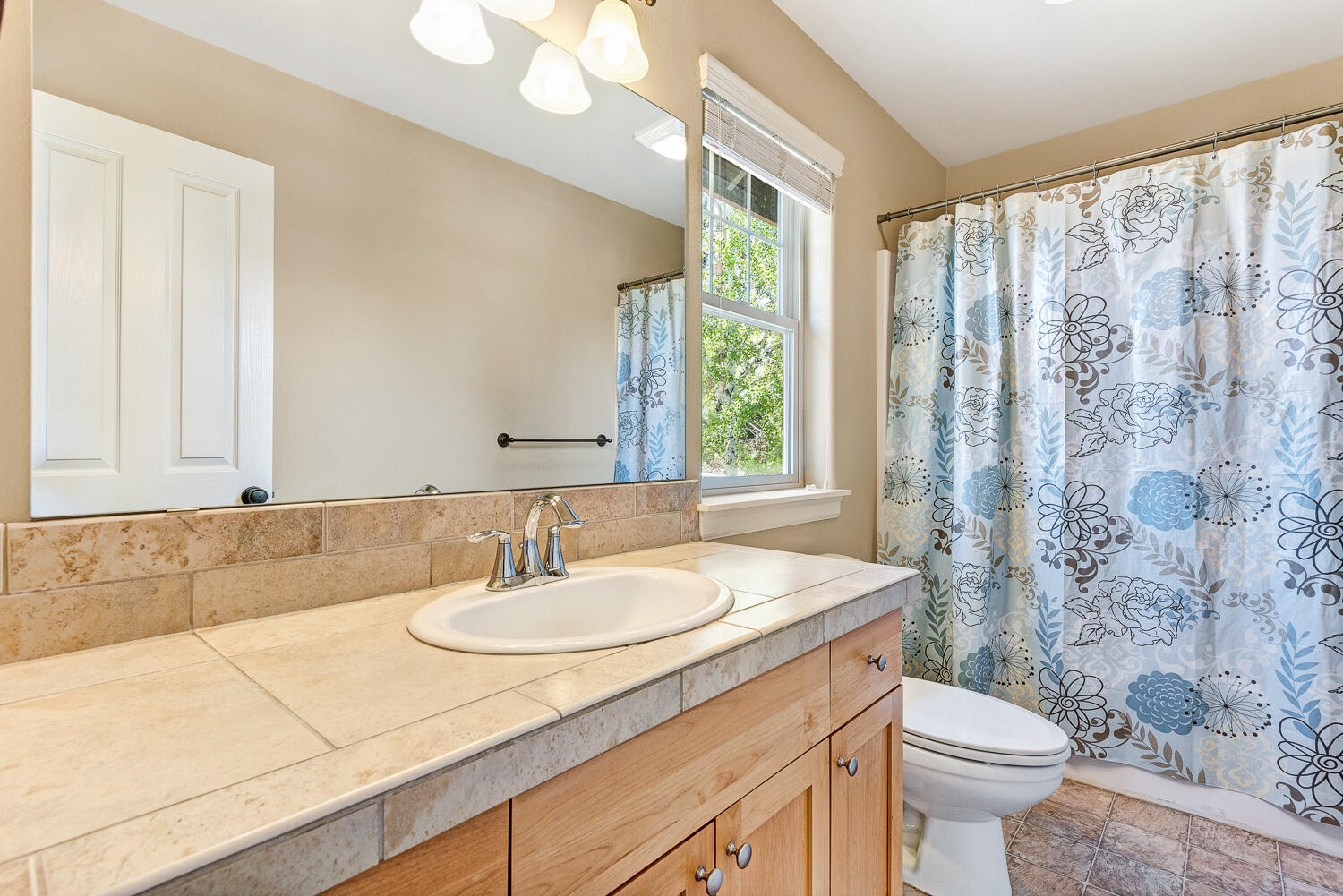 Hollygrape - Residential