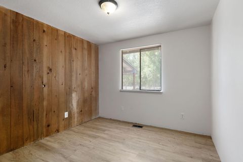 Tiny photo for 15994 Camino De Oro, La Pine, OR 97739 (MLS # 220205689)