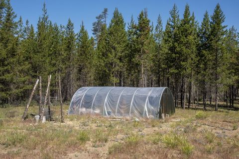 Tiny photo for 15994 Camino De Oro, La Pine, OR 97739 (MLS # 220205689)