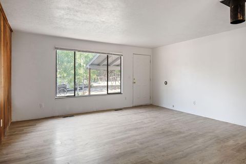 Tiny photo for 15994 Camino De Oro, La Pine, OR 97739 (MLS # 220205689)