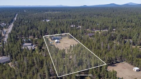 Tiny photo for 15994 Camino De Oro, La Pine, OR 97739 (MLS # 220205689)