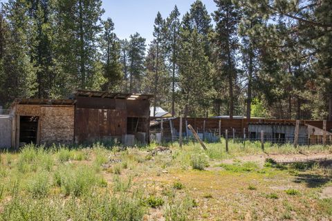 Tiny photo for 15994 Camino De Oro, La Pine, OR 97739 (MLS # 220205689)
