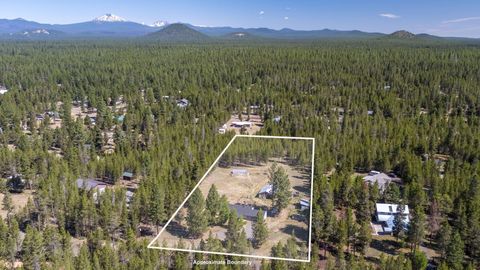 Tiny photo for 15994 Camino De Oro, La Pine, OR 97739 (MLS # 220205689)