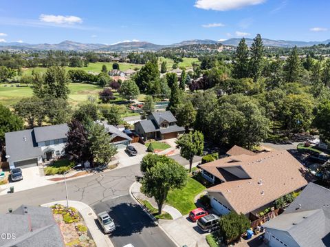 Tiny photo for 677 Cedar Wood Drive, Eagle Point, OR 97524 (MLS # 220224587)