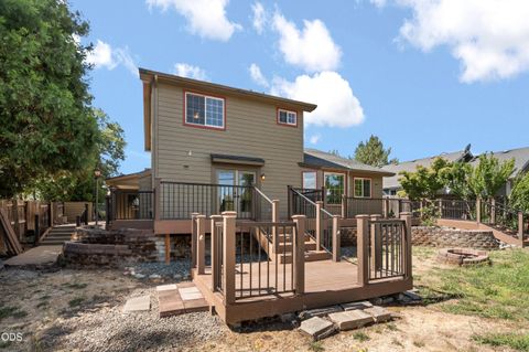Tiny photo for 677 Cedar Wood Drive, Eagle Point, OR 97524 (MLS # 220224587)