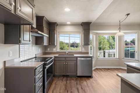 Tiny photo for 677 Cedar Wood Drive, Eagle Point, OR 97524 (MLS # 220224587)