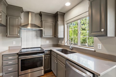 Tiny photo for 677 Cedar Wood Drive, Eagle Point, OR 97524 (MLS # 220224587)