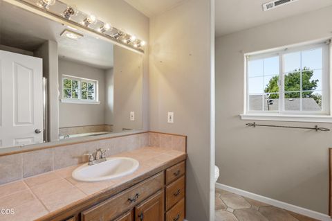 Tiny photo for 677 Cedar Wood Drive, Eagle Point, OR 97524 (MLS # 220224587)