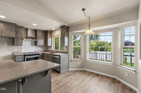 Tiny photo for 677 Cedar Wood Drive, Eagle Point, OR 97524 (MLS # 220224587)