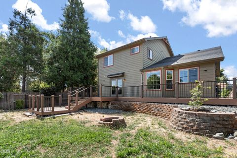 Tiny photo for 677 Cedar Wood Drive, Eagle Point, OR 97524 (MLS # 220224587)