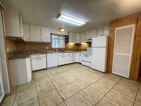 Tiny photo for 15680 Paulina Avenue, La Pine, OR 97739 (MLS # 220207862)