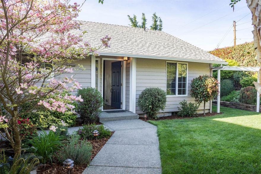 Great view and location for this 1530 sq ft 3 bedroom/ 2 bath on a large private .28 of an acre. This home is located in the desired Lone Pine School District and close to both hospitals, shopping, parks & more. Large open concept kitchen and vaulted ceiling living room area with bar seating, surround sound, and lots of windows to take in the Table Rock views and an inviting trex deck for entertaining and BBQ's. It is located in a cul-de-sac with a private drive, extra parking and a 2 car attached garage. Beautifully landscaped, fully fenced private yard with a peaceful water feature. This split floor plan home, with wood blinds throughout, has a large spacious master with private entrance from the deck as well as 2 more good sized bedrooms and a large mudroom with a washer and dryer. An energy efficient HVAC system and all appliances are included. Recently renovated with new waterproof engineered flooring and interior, exterior paint, this home is immaculate and move-in ready.