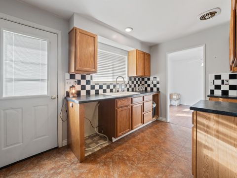 Tiny photo for 10414 Kincheloe Avenue, Klamath Falls, OR 97603 (MLS # 220211250)