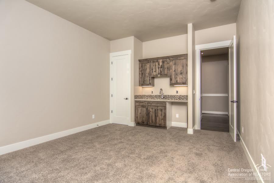 Lava Ridges - Residential