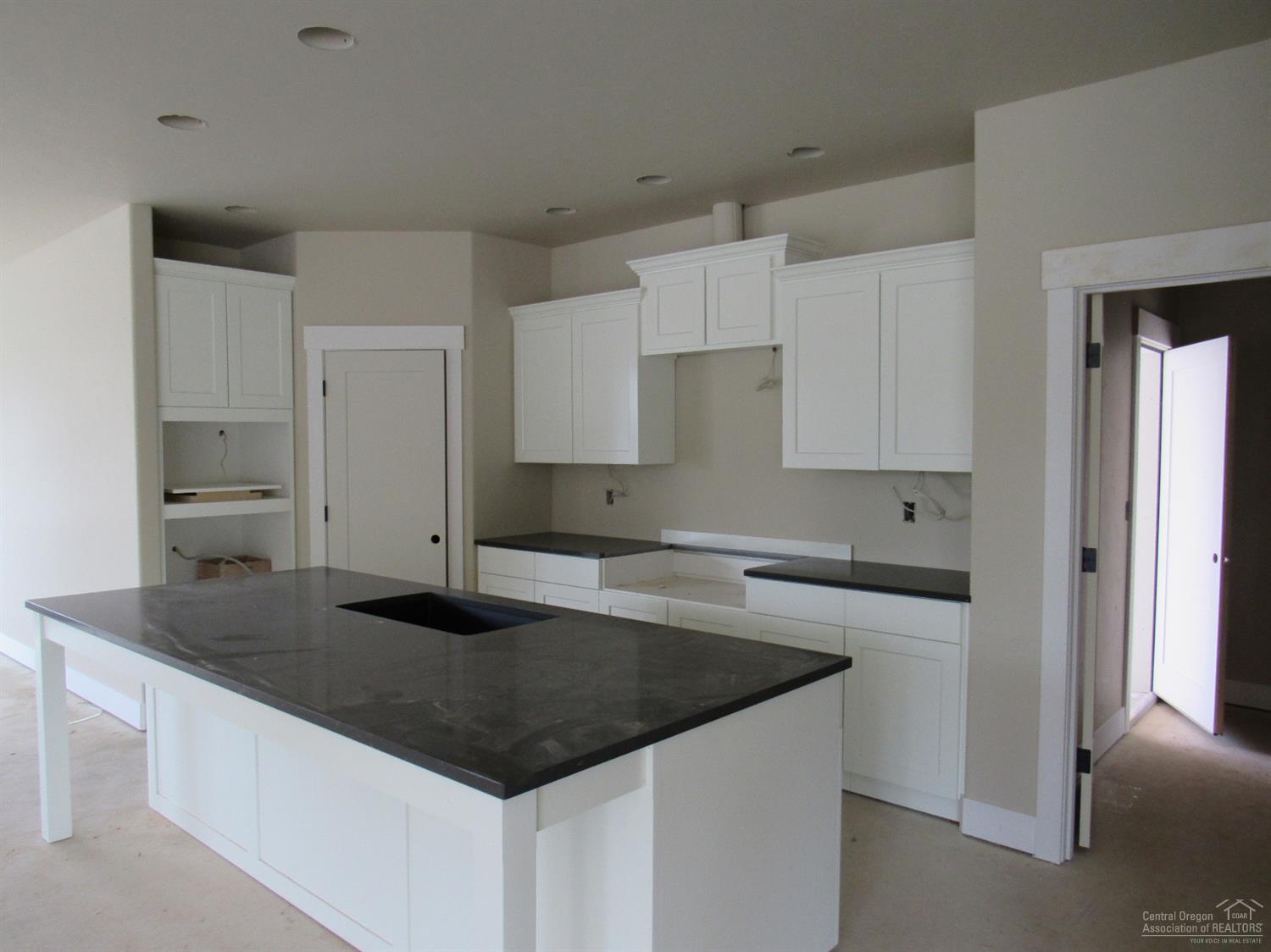 Lava Ridges - Residential