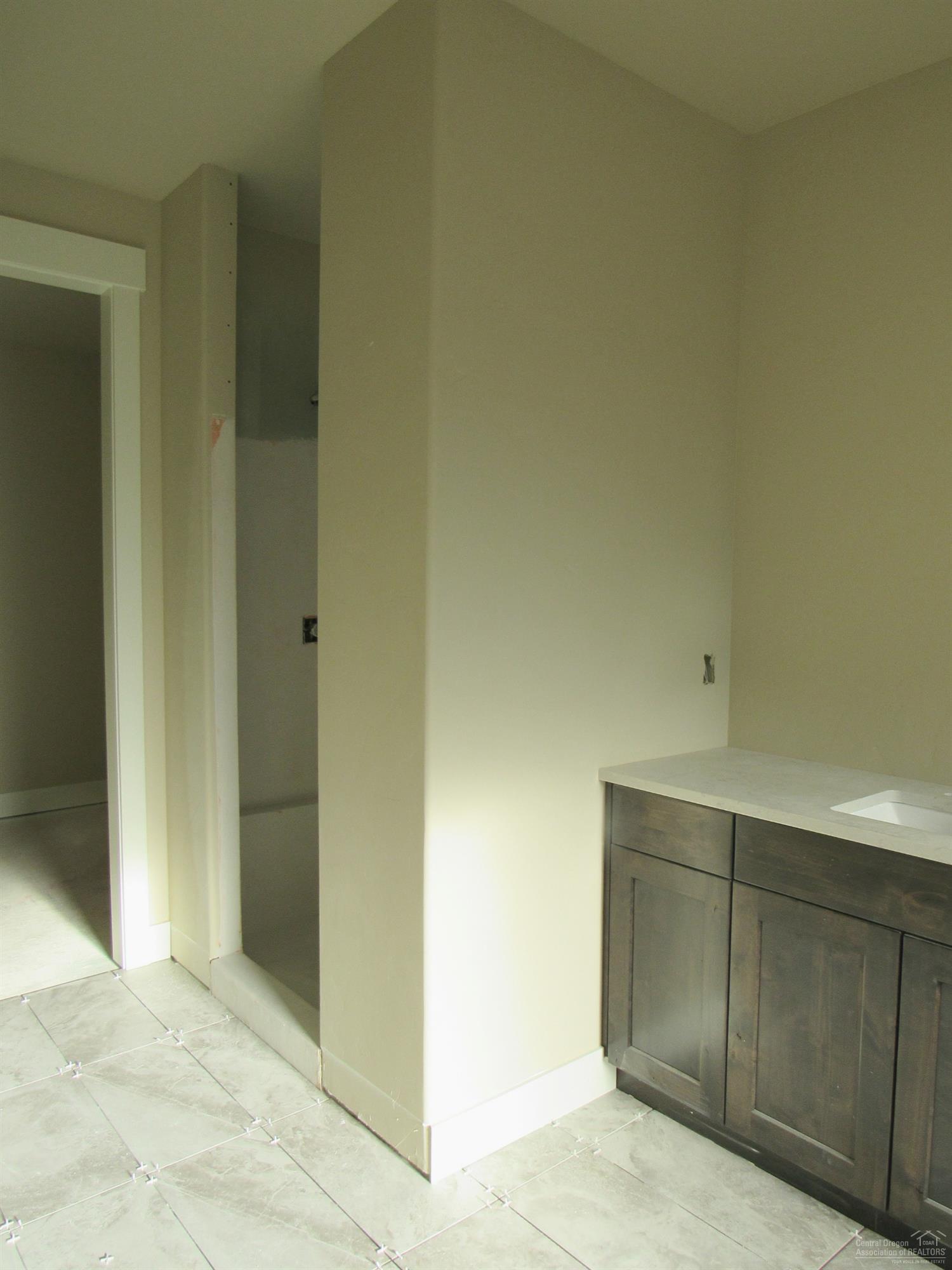 Lava Ridges - Residential