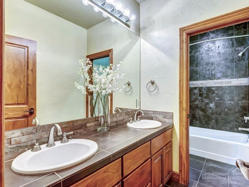 Broken Top - Residential