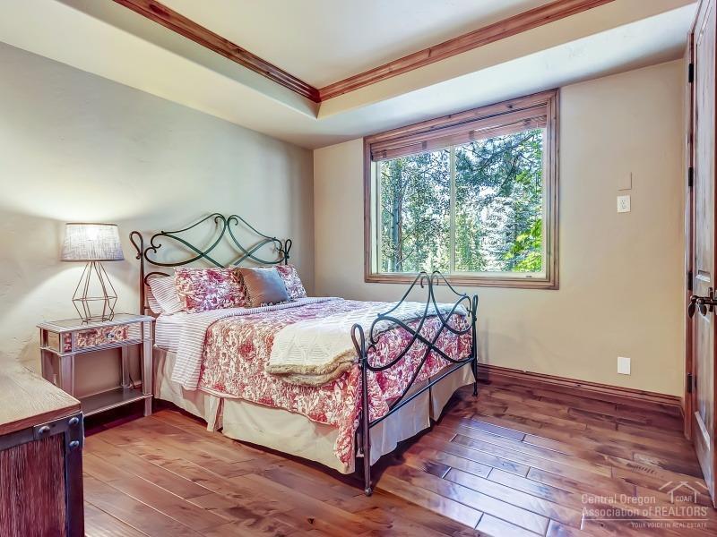 Broken Top - Residential