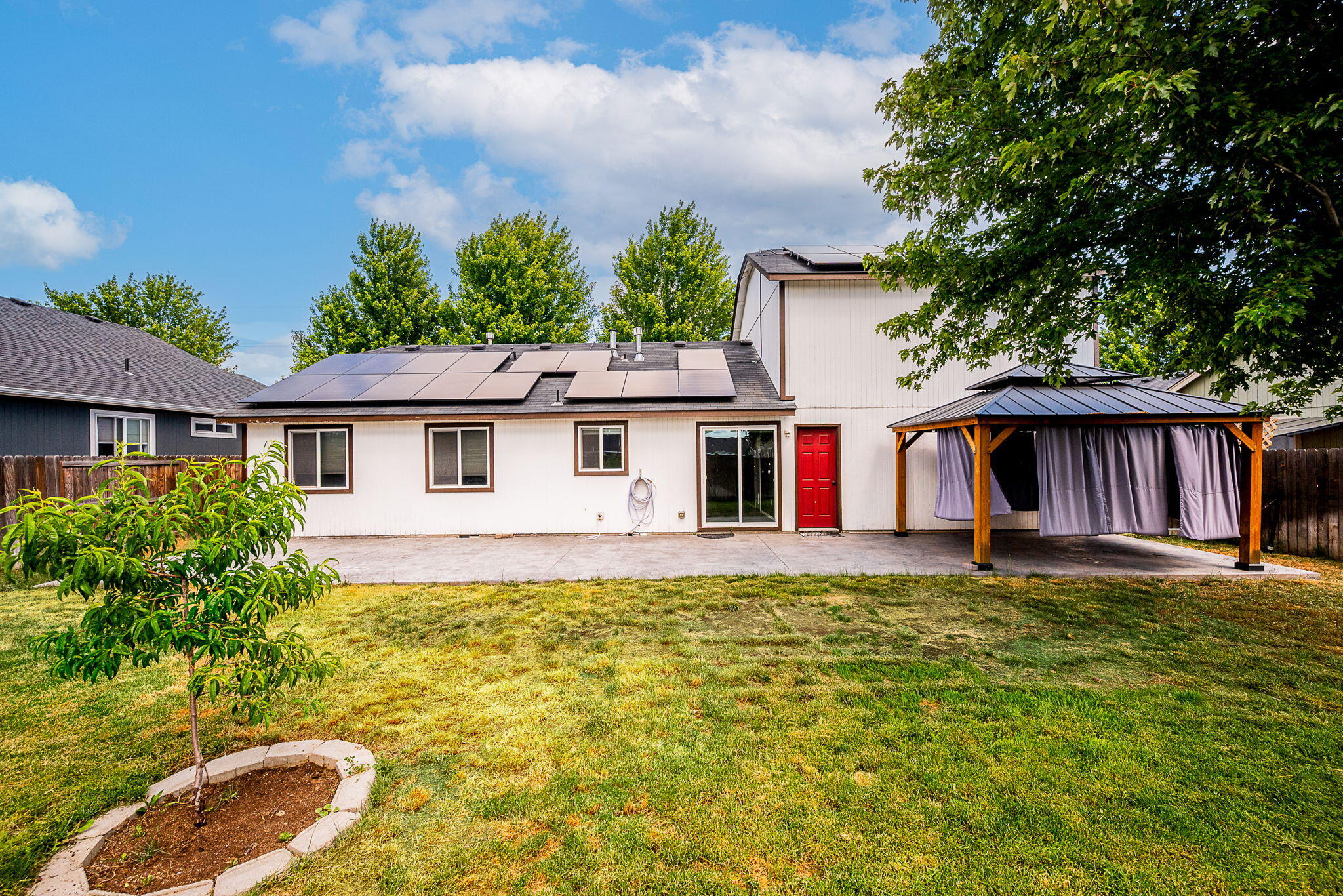 2461 NE 5th Street