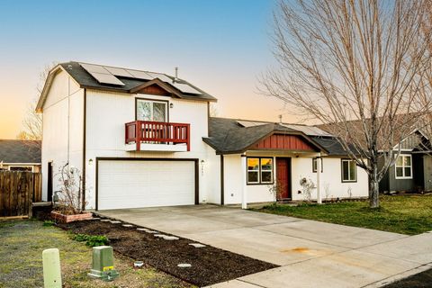 2461 NE 5th Street Redmond OR 97756