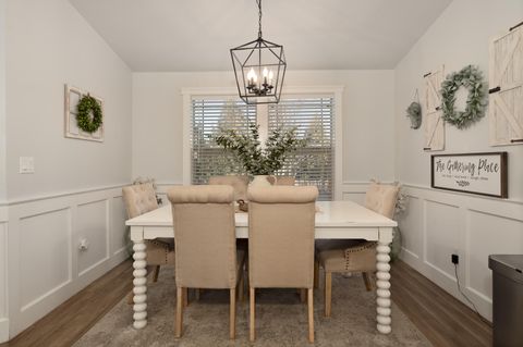 Tiny photo for 3617 Cedar Links Drive, Medford, OR 97504 (MLS # 220214221)