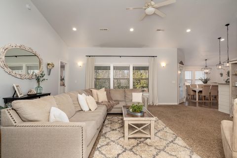 Tiny photo for 3617 Cedar Links Drive, Medford, OR 97504 (MLS # 220214221)