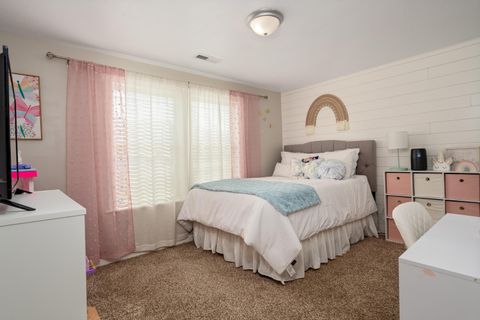 Tiny photo for 3617 Cedar Links Drive, Medford, OR 97504 (MLS # 220214221)