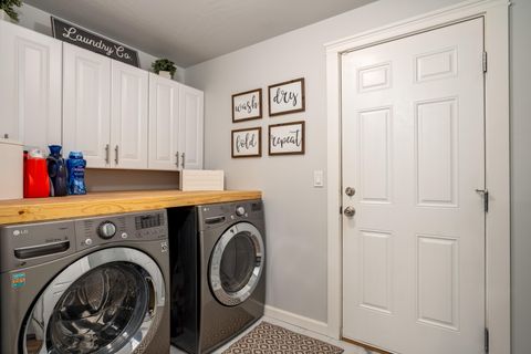 Tiny photo for 3617 Cedar Links Drive, Medford, OR 97504 (MLS # 220214221)