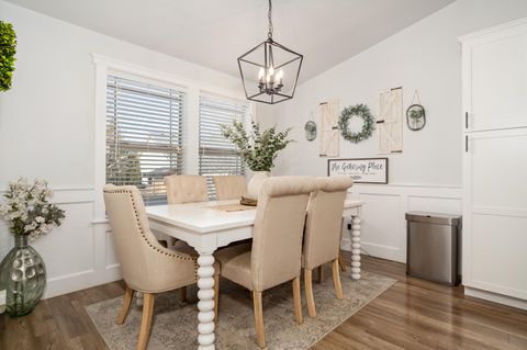 Tiny photo for 3617 Cedar Links Drive, Medford, OR 97504 (MLS # 220214221)