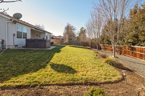 Tiny photo for 3617 Cedar Links Drive, Medford, OR 97504 (MLS # 220214221)