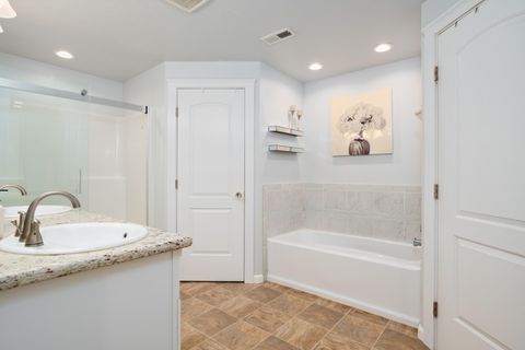 Tiny photo for 3617 Cedar Links Drive, Medford, OR 97504 (MLS # 220214221)