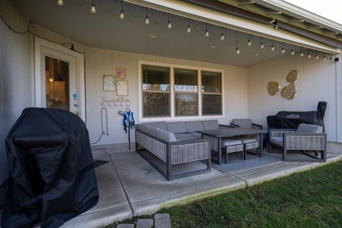 Tiny photo for 3617 Cedar Links Drive, Medford, OR 97504 (MLS # 220214221)