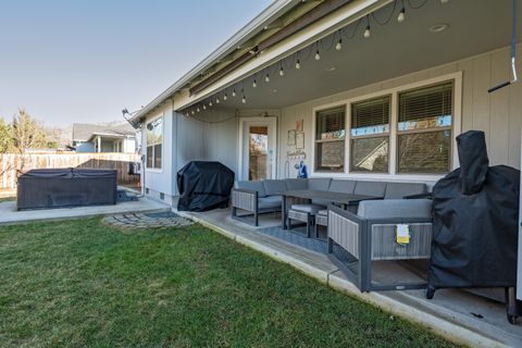 Tiny photo for 3617 Cedar Links Drive, Medford, OR 97504 (MLS # 220214221)