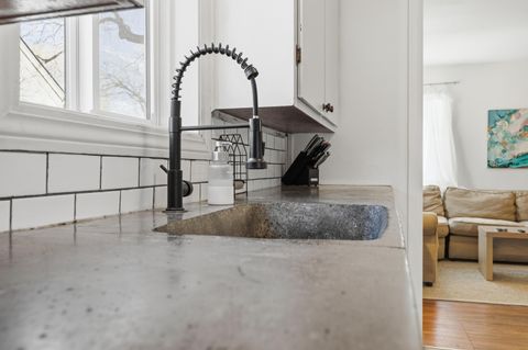 Tiny photo for 425 SW 12th Street, Redmond, OR 97756 (MLS # 220213102)