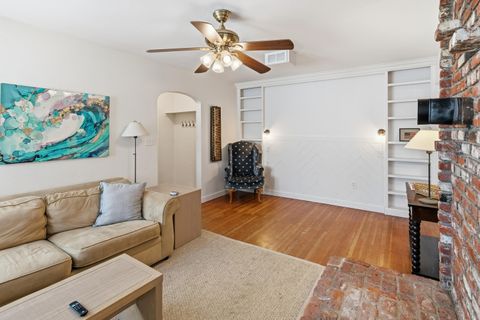 Tiny photo for 425 SW 12th Street, Redmond, OR 97756 (MLS # 220213102)