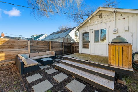 Tiny photo for 425 SW 12th Street, Redmond, OR 97756 (MLS # 220213102)