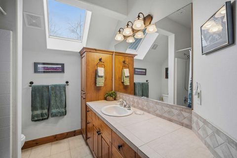 Tiny photo for 57414 Sun Eagle Lane #4, Sunriver, OR 97707 (MLS # 220217002)