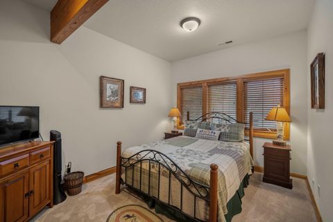 Tiny photo for 57414 Sun Eagle Lane #4, Sunriver, OR 97707 (MLS # 220217002)