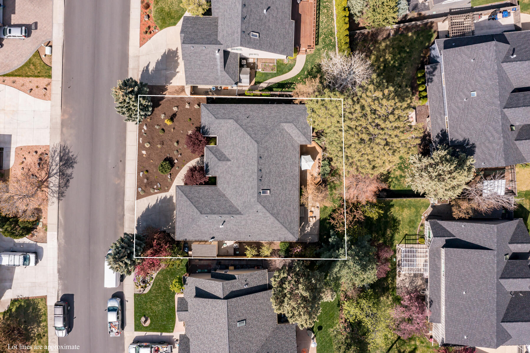 800 SE Shadowood Drive